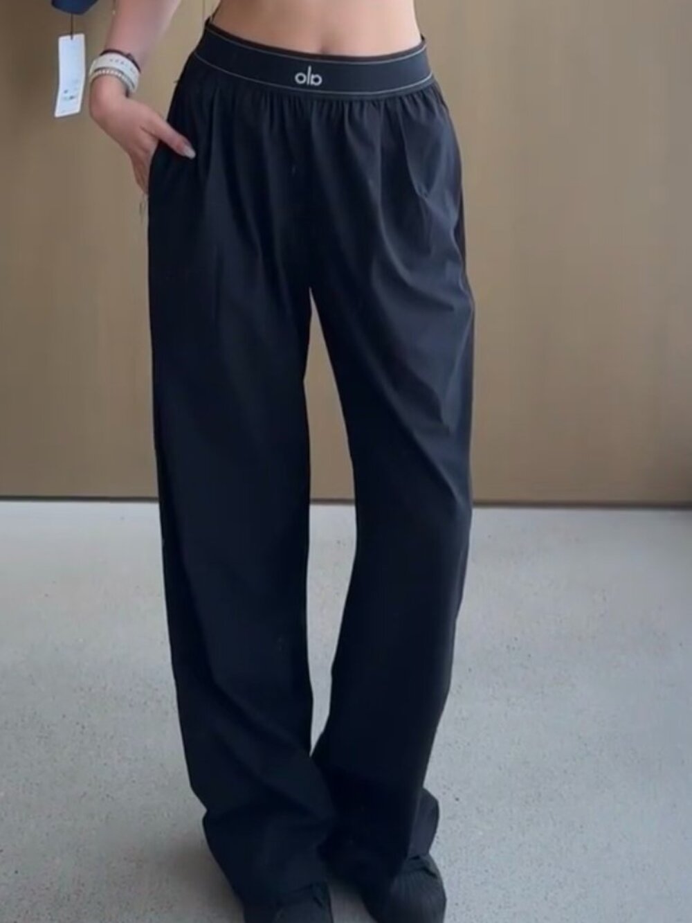 NWT Alo Yoga Suit Up Trouser 😘 Black Wide Leg Pants 30” Inseam Everyday Chic 🌸